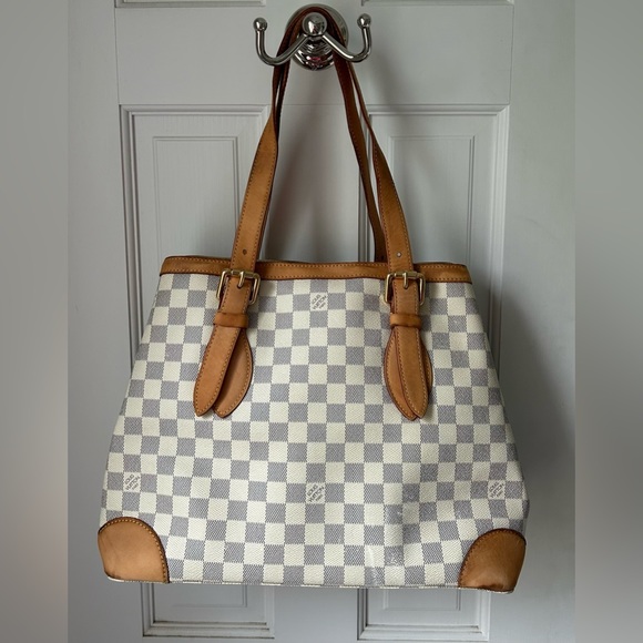 AUTHENTIC !! Louis Vuitton tote. - Picture 3 of 16